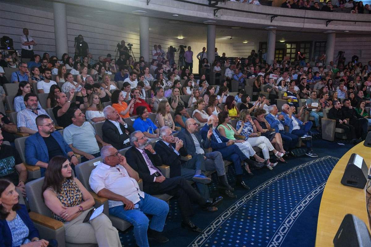 حفلة للغناء العربي في جامعة الروح القدس بقيادة غادة شبير... أعادت الحضور إلى الزمن الجميل