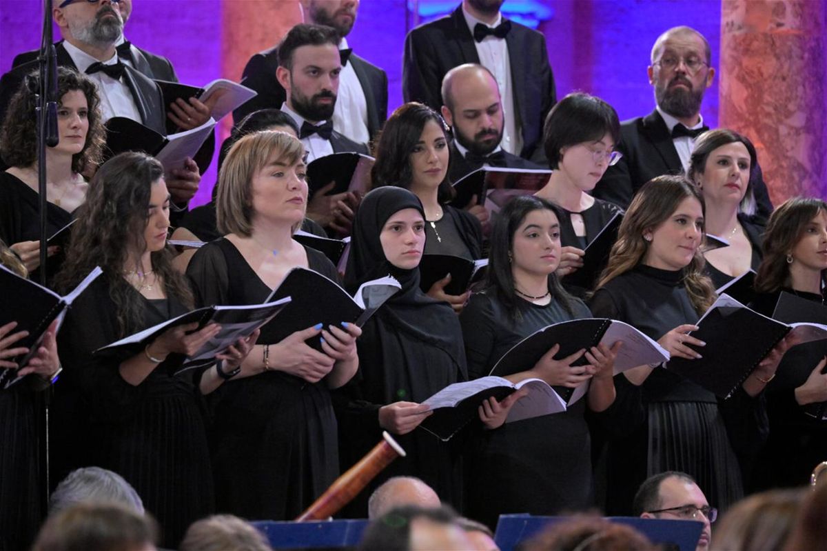 تحفة روسيني الخالدة القداس الصغير المهيب ... في حفلة للأوركسترا الفلهارمونية وجوقة الجامعة الأنطونية برعاية ميقاتي (صور)