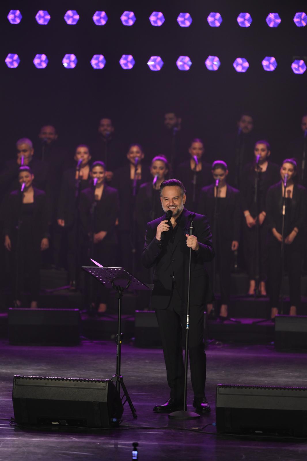  ليلة حب ... سليم عساف يحيي حفله الأول في كازينو لبنان ويطلق رجعني ع لبنان (صور)