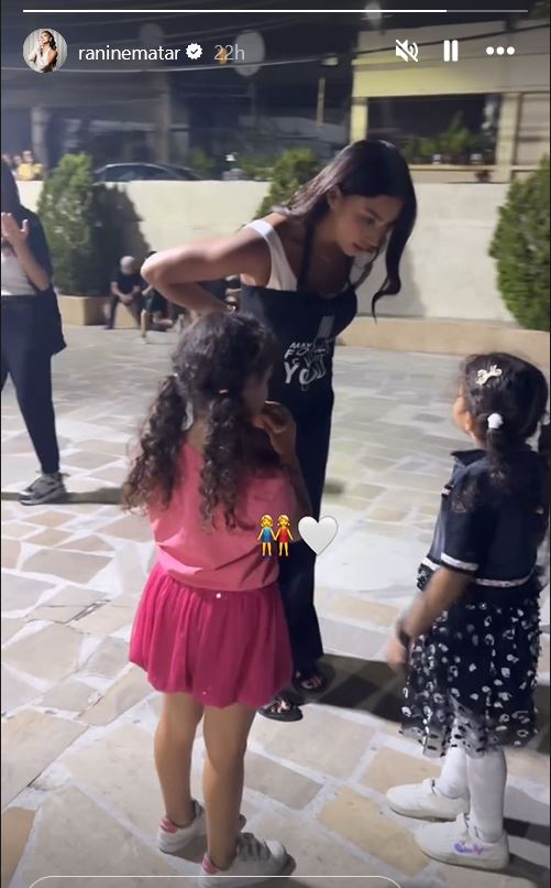 رغم مأساة الحرب... أحاديث ولحظات عفوية تجمع رنين مطر بالأطفال