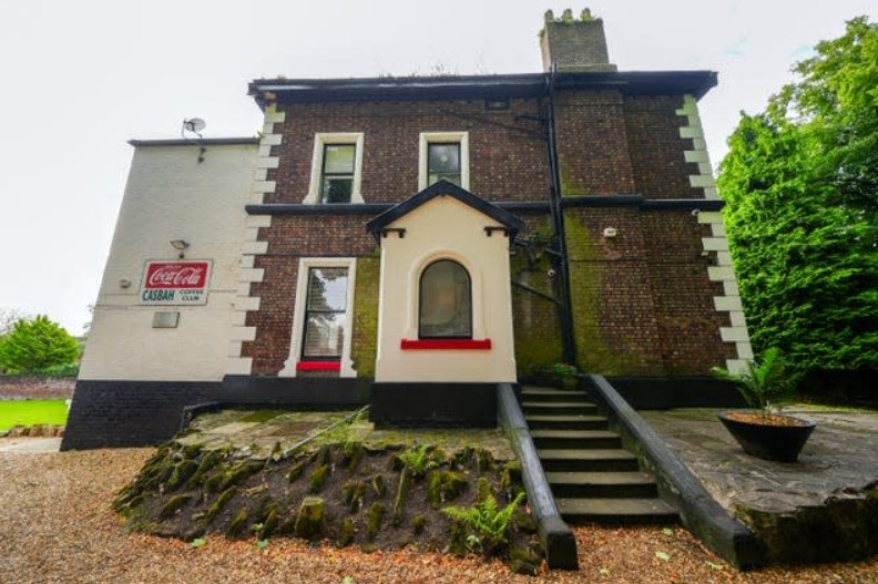 طرح منزل أحيت فيه بيتلز أولى حفلاتها للتأجير... كم تبلغ كلفة الغرفة في الليلة الواحدة؟ (صورة)