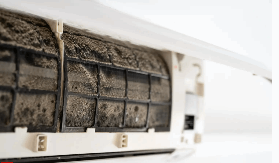 ما عثرت عليه داخل مكيف الهواء في منزلها أرعبها... شعرت بالمرض !