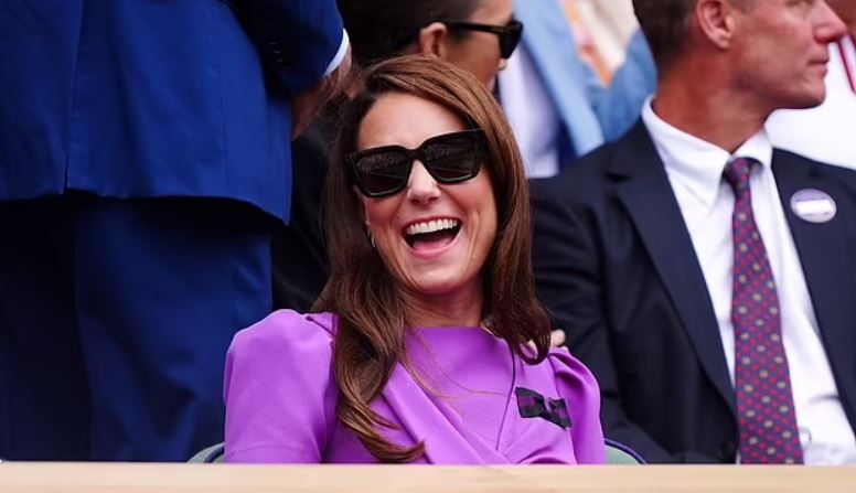 في ثاني ظهور رسمي لها منذ بدء علاجها... الأميرة كايت تتألق وسط الجماهير في بطولة ويمبلدون! (فيديو)