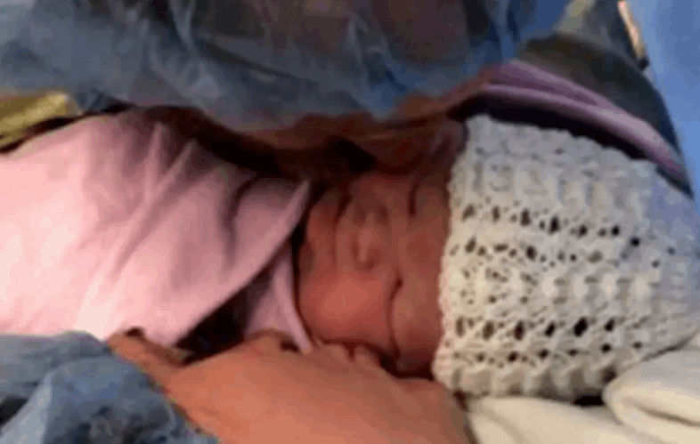 هو الأكبر على الإطلاق منذ عام 2010... رحبا بطفلهما إلى العالم بذهول: لن تصدقوا كم كان وزنه وطوله عن الولادة! (صور)