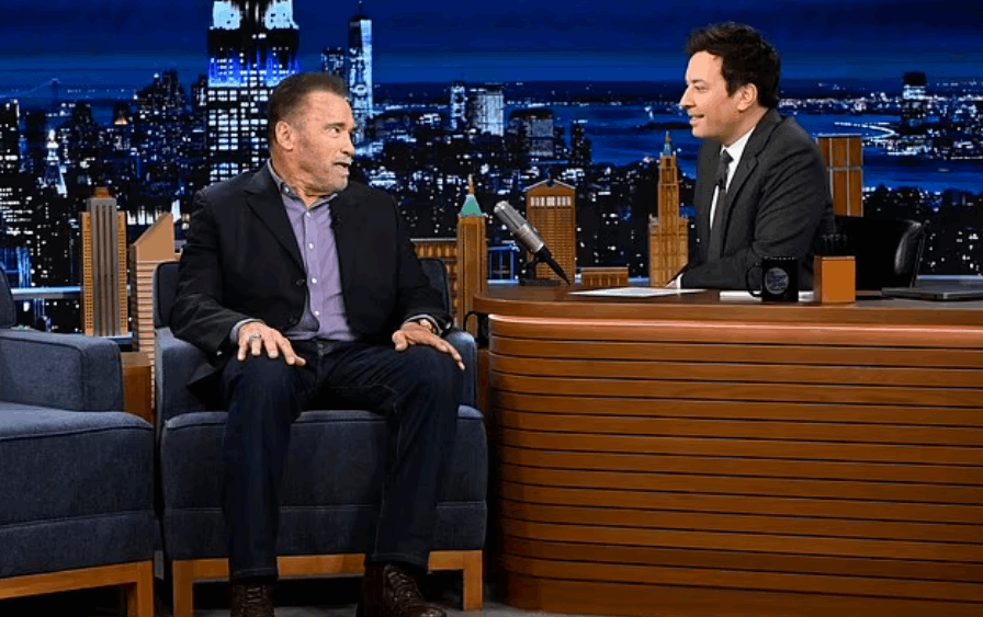 أرنولد شوارزنيغر في تصريح صادم: أطعم أحفادي الكعكات التي أقدمها لحيواناتي الأليفة (صور)