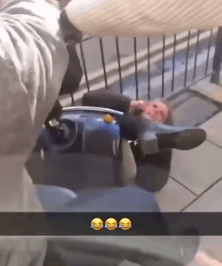 شجار حاد على الطريق... دهس سيدة ولكم رجلا في مشهد عنيف! (صور)