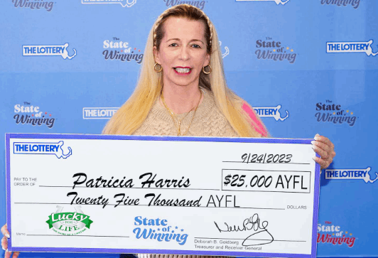 بعد مرور ستة أشهر على حلمها بذلك... أميركية تفوز بجائزة اليانصيب!