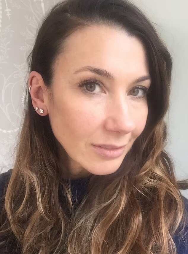 خاتم الزواج سبب لها ذكريات مؤلمة... ما فعلته المرأة بعد انفصالها عن زوجها مذهل (صور)