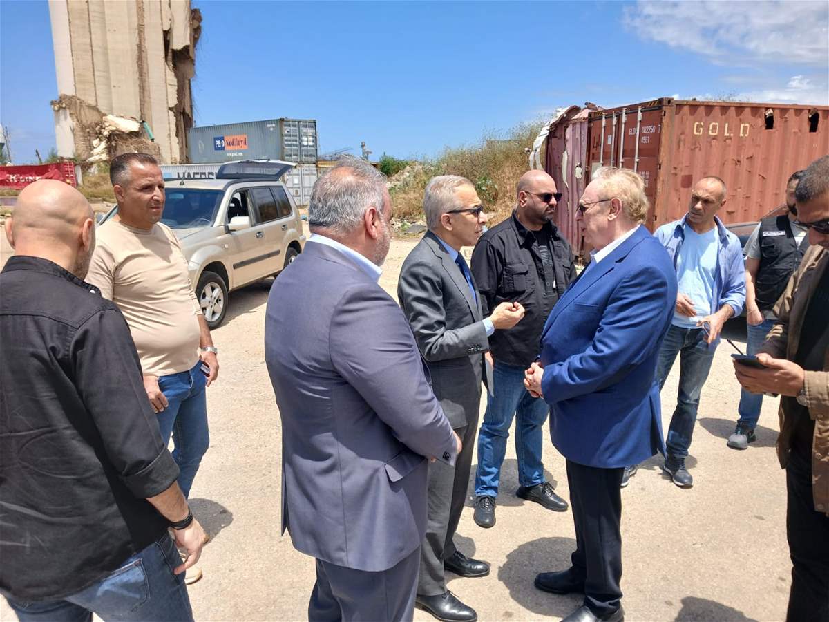 البستاني من مرفأ بيروت: تطوير المرفأ وحفظ ذاكرة الأهراءات أولوية وطنية وتعزيز الـScanner خطوة أساسية لمكافحة التهريب 6 ExtImage 9202215 1565300352
