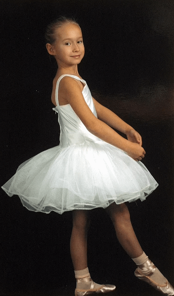 وجدوها فاقدة الوعي ونصف عارية في السرير... طفلة تتعرض للاغتصاب والقتل على يد مراهق!