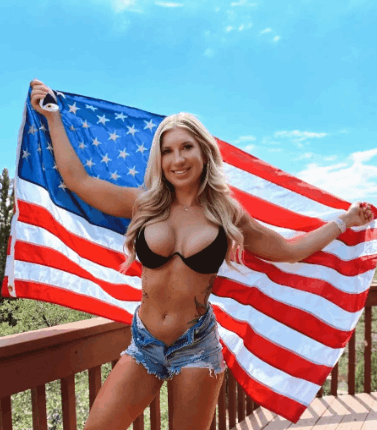 تركت وراءها ابنتها الصغيرة... جندية تنهي حياتها بطريقة مأساوية! (صور)