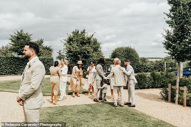 ما طلبته عروس من المدعوين غريب وغير متوقع... والنتيجة كانت مبهرة! (صور)