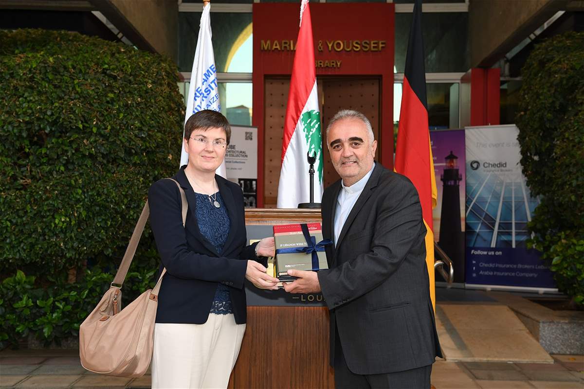 معرض صور للراحل الألماني هاينز غاوبي في جامعة سيدة اللويزة