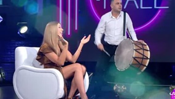 فقرة صورة وغنية
