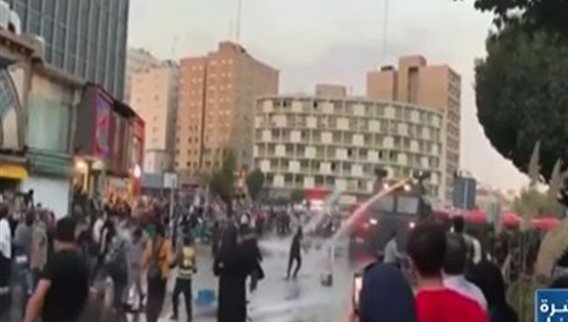 وفاة الفتاة الايرانية مهسا أميني تشعل تظاهرات في ايران