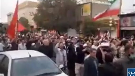  الشارع الإيراني يغلي… تظاهرات معارضة وأخرى مؤيدة لارتداء الحجاب