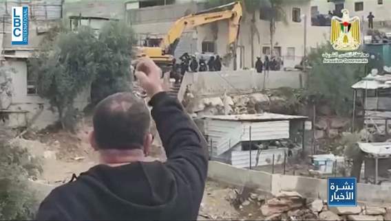 باقون هنا.. هي رسالةُ كلِّ فلسطينيّ في بلدةِ جبل المُكَبّر