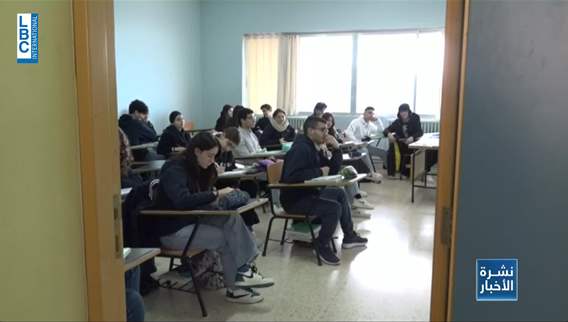 تلميذ في المدرسة وتلميذ وضعه اضراب الأساتذة في المنزل .. فماذا عن مصير الإمتحانات الرسمية؟
