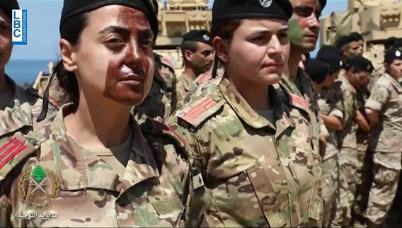 قائد الجيش خلال مناورة قتالية كلما تدربنا خففنا خسارة الدماء