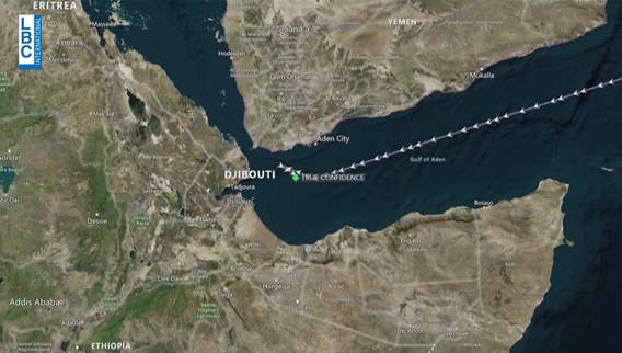 Vessel hit off Yemeni coast
