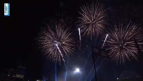 ساحة الشهداء تستعيد الحياة بإضاءة شجرة الميلاد