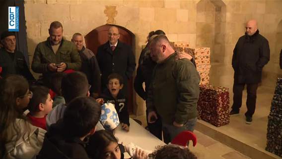 Deir al-Qamar lights up the Christmas tree and launches the Christmas village 