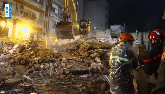 بعد مرور 4 أيام على إنهيارِ المبنيين في القبة... الدفاع المدني بدأ بإستخدام الآليات الثقيلة