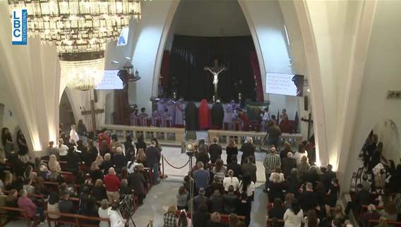  ميناسيان ترأس رتبة جناز المسيح في كنيسة المخلص برج حمود نضع أمامك يا رب وطننا لبنان المتألم الذي ينزف من أوجاعه