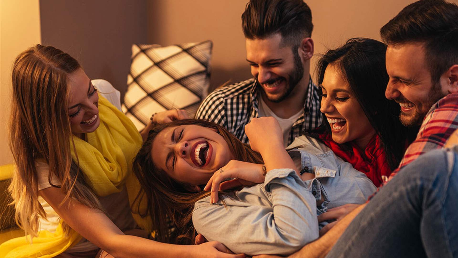 ضحكة من القلب مرتين أسبوعيًا كفيلة بتحسين صحتكم... إليكم أبرز الفوائد